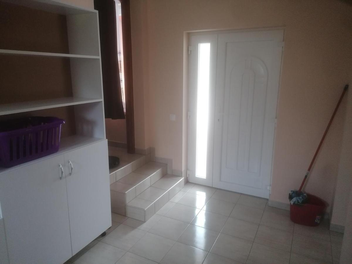 Okerka Vendeghaz Apartment Csesztreg Ngoại thất bức ảnh