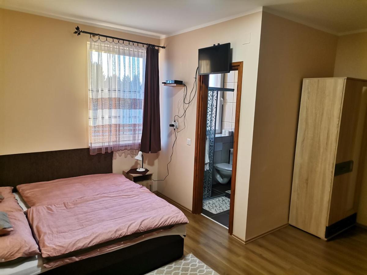 Okerka Vendeghaz Apartment Csesztreg Ngoại thất bức ảnh